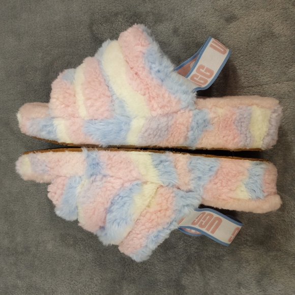 UGG Other - UGG Women's Pastel Fluffy Slippers Size 11